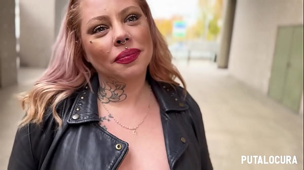 Angie babydoll, madurita latina tatuada, é pega na rua transando